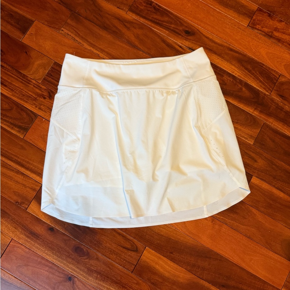 Athleta Run With It Skort Size M in Classic White